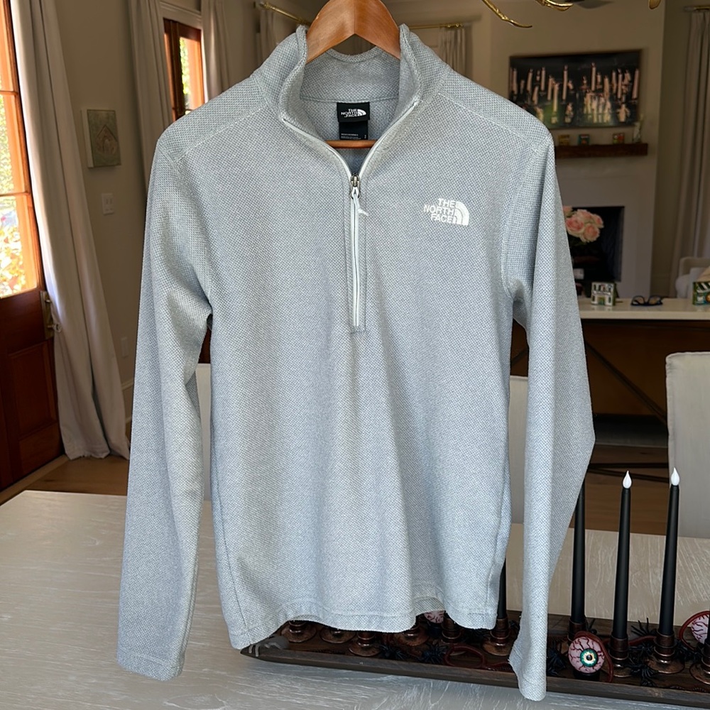 Men’s size small north face quarter zip fleece